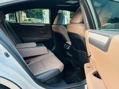 Lexus ES 2025 300h Premium Edition - ფოტო 16