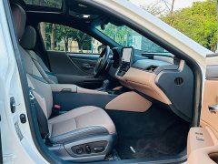 Lexus ES 2025 300h Premium Edition - ფოტო 17
