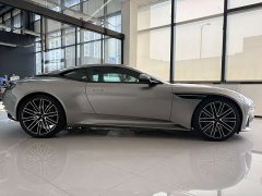 Aston Martin DB12 2023 4.0T V8 Coupe - ფოტო 2
