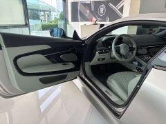 Aston Martin DB12 2023 4.0T V8 Coupe - ფოტო 3