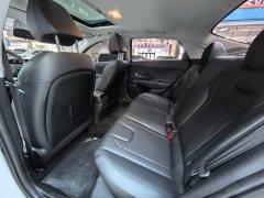 Hyundai Elantra 1.5L CVT Luxury - ფოტო 9