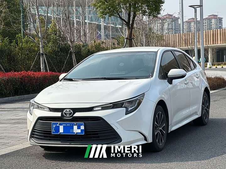 Toyota Corolla TNGA 1.5L CVT Base