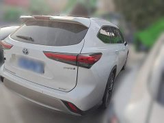 Toyota Highlander 2022 Hybrid 2.5L AWD Premium 7-Seater - ფოტო 4