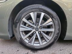 Lexus ES 300h Excellence - ფოტო 5