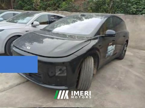 2025 Li Auto i8 Standard Edition