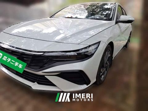 2025 Hyundai Elantra 1.5L CVT Luxury
