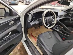 Hyundai Elantra 2023 1.5L CVT Luxury - ფოტო 12
