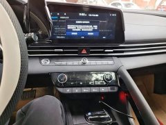 Hyundai Elantra 2023 1.5L CVT Luxury - ფოტო 9