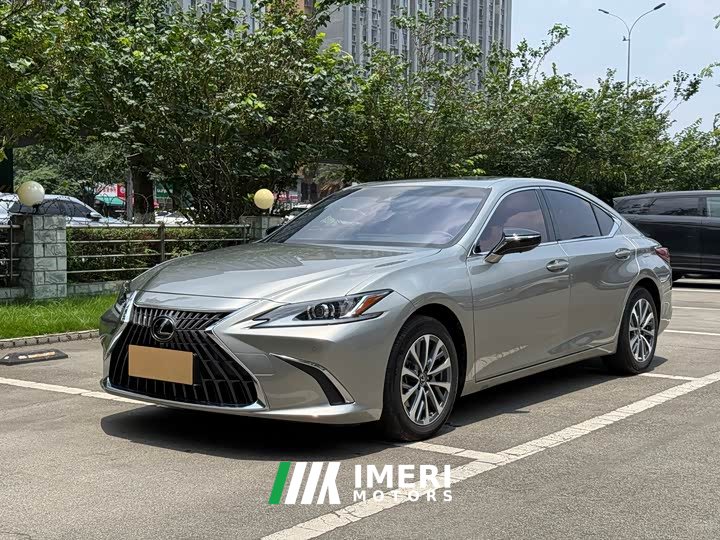 Lexus ES 2022 200 Excellence Edition - ავტომობილი ჩინეთიდან