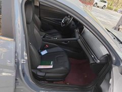 Hyundai Elantra 1.5L CVT Luxury - ფოტო 8