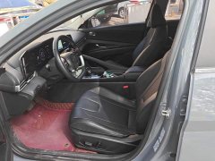 Hyundai Elantra 1.5L CVT Luxury - ფოტო 9