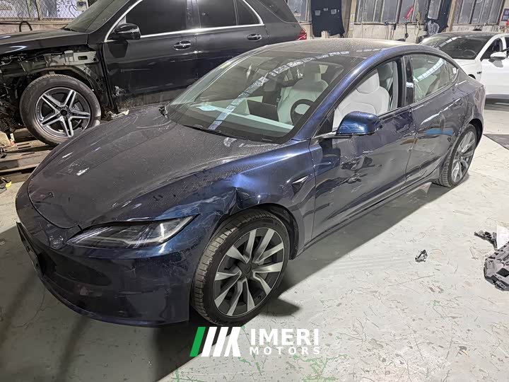 Tesla Model 3 Long Range Rear-Wheel Drive