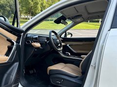 Geely Boyue L 1.5TD DCT Luxury - ფოტო 6