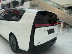Li Auto Li Xiang MEGA Ultra - ფოტო 10