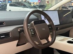 Li Auto Li Xiang MEGA Ultra - ფოტო 18