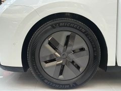 Li Auto Li Xiang MEGA Ultra - ფოტო 9
