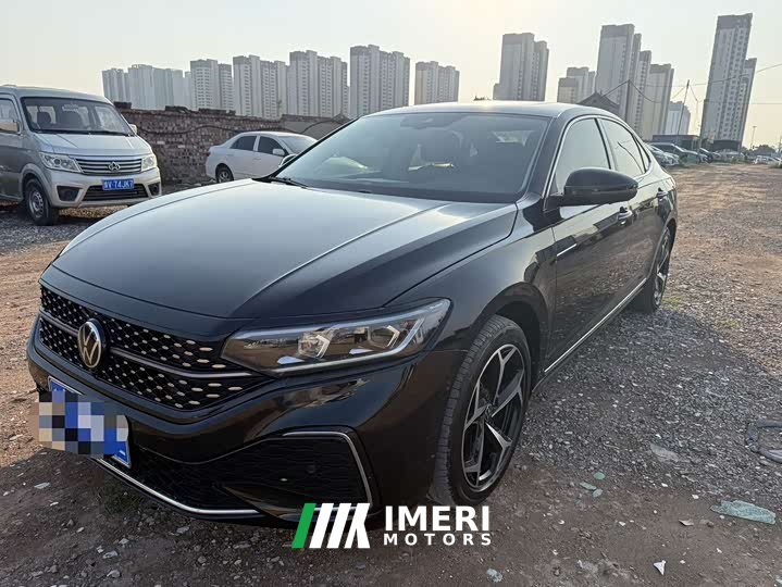 Volkswagen Passat Outstanding Edition 380TSI Dragon Prestige