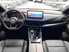 Nissan Qashqai 1.3T CVT Elite - ფოტო 13
