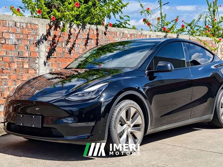 Tesla Model Y Facelift Long Range All-Wheel Drive