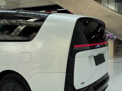 Li Auto Li Xiang MEGA Ultra - ფოტო 10