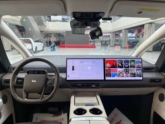 Li Auto Li Xiang MEGA Ultra - ფოტო 11