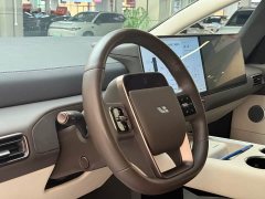 Li Auto Li Xiang MEGA Ultra - ფოტო 15