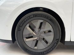 Li Auto Li Xiang MEGA Ultra - ფოტო 9