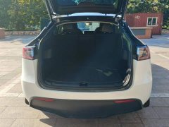 Tesla Model Y Rear-Wheel Drive - ფოტო 4