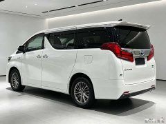 Toyota Alphard Hybrid 2.5L Luxury - ფოტო 6
