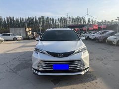 Toyota Sienna 2021 2.5L Hybrid Platinum Edition - ფოტო 2