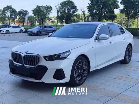 2025 BMW 5 Series 530Li Luxury M Sport Package