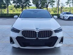 BMW 5 Series 530Li Luxury M Sport Package - ფოტო 2