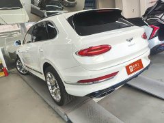 Bentley Bentayga 4.0T V8 - ფოტო 4
