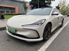 IM Motors Zhiji L6 Max Standard Edition - ფოტო 1