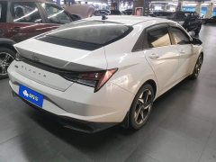 Hyundai Elantra 1.5L CVT Luxury - ფოტო 3