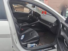 Hyundai Elantra 1.5L CVT Luxury - ფოტო 8