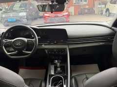 Hyundai Elantra 1.5L CVT Luxury - ფოტო 12