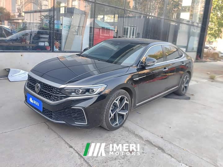 Volkswagen Passat 330TSI Starry Sky Luxury Edition