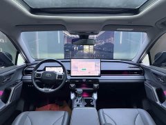 Toyota RAV4 2.0L AWD Luxury - ფოტო 8
