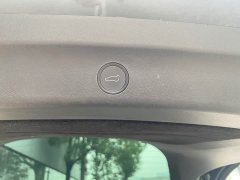 Tesla Model Y Long Range All-Wheel Drive - ფოტო 12