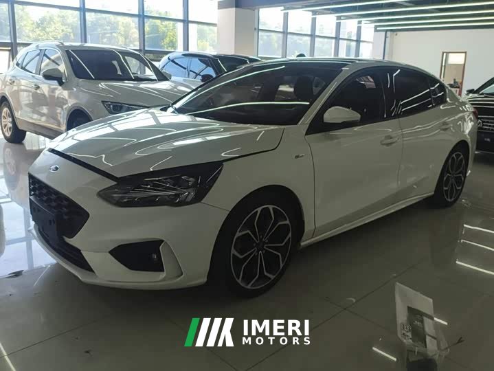 Ford Focus Sedan EcoBoost 180 Automatic ST Line - ავტომობილი ჩინეთიდან