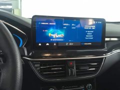 Ford Focus Sedan EcoBoost 180 Automatic ST Line - ფოტო 13