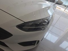 Ford Focus Sedan EcoBoost 180 Automatic ST Line - ფოტო 5