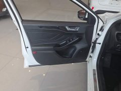 Ford Focus Sedan EcoBoost 180 Automatic ST Line - ფოტო 7