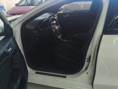 Ford Focus Sedan EcoBoost 180 Automatic ST Line - ფოტო 9