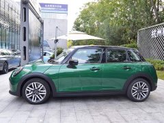 BMW MINI 2025 1.5T COOPER Classic 5-Door - ფოტო 3