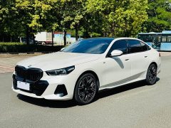 BMW 5 Series 530Li Luxury M Sport Package - ფოტო 3