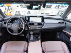 Lexus ES 2022 300h Excellence Edition - ფოტო 13