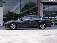 Lexus ES 2022 300h Excellence Edition - ფოტო 4