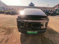 Tesla Model Y L Long Range All-Wheel Drive - ფოტო 11